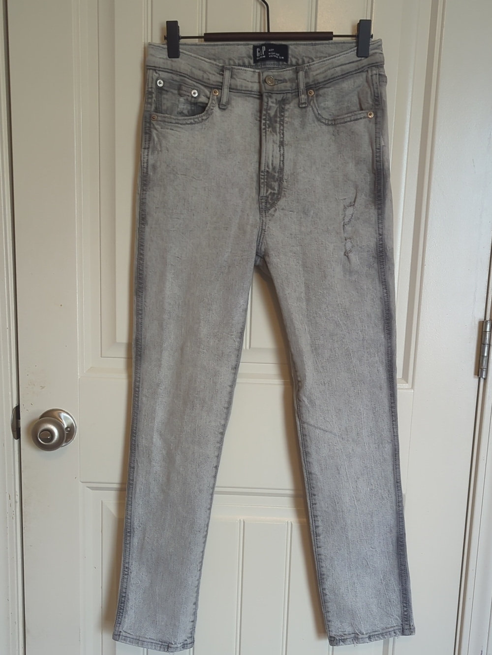 GAP High Waist Vintage Slim Jeans in Light Gray Wash 4/27